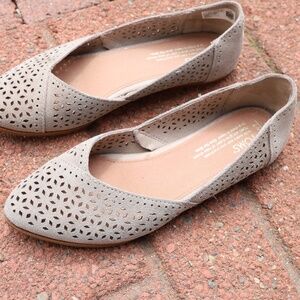 Grey suede flats/sandals by Toms - size 7 - Barely worn